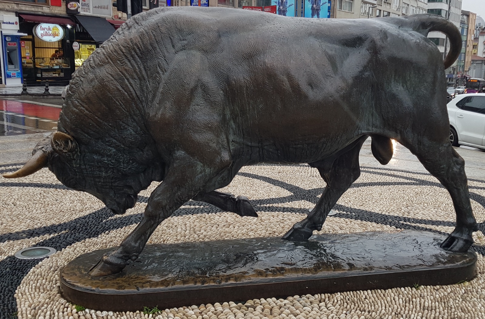 Kadıköy-Stier: Warum ein französischer Bulle zum Treffpunkt einer ganzen asiatischen Innenstadt wurde