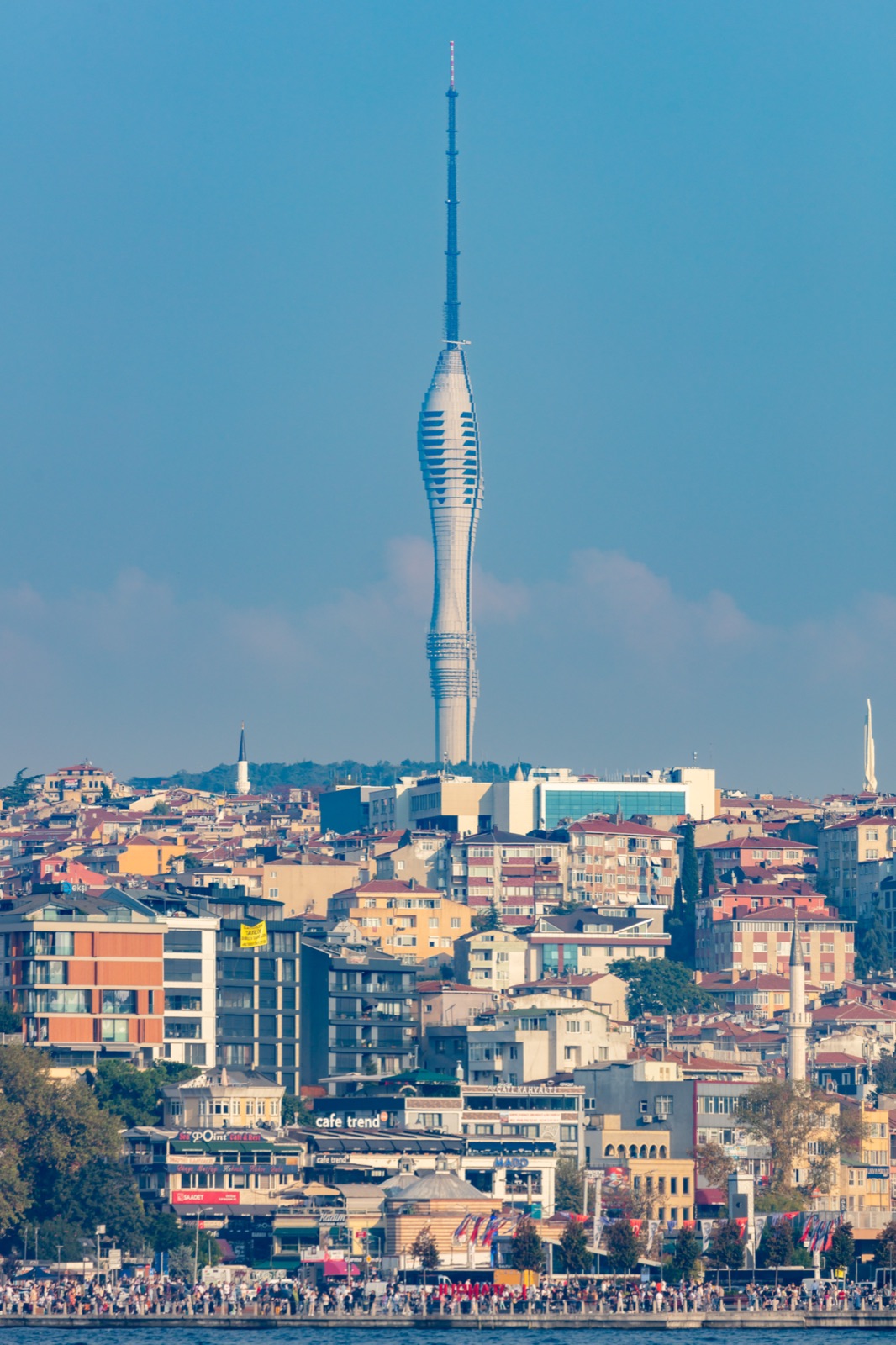 Çamlıca-Turm: 369 Meter Technik, Aussicht und der Versuch, Istanbuls Antennenwald zu ordnen