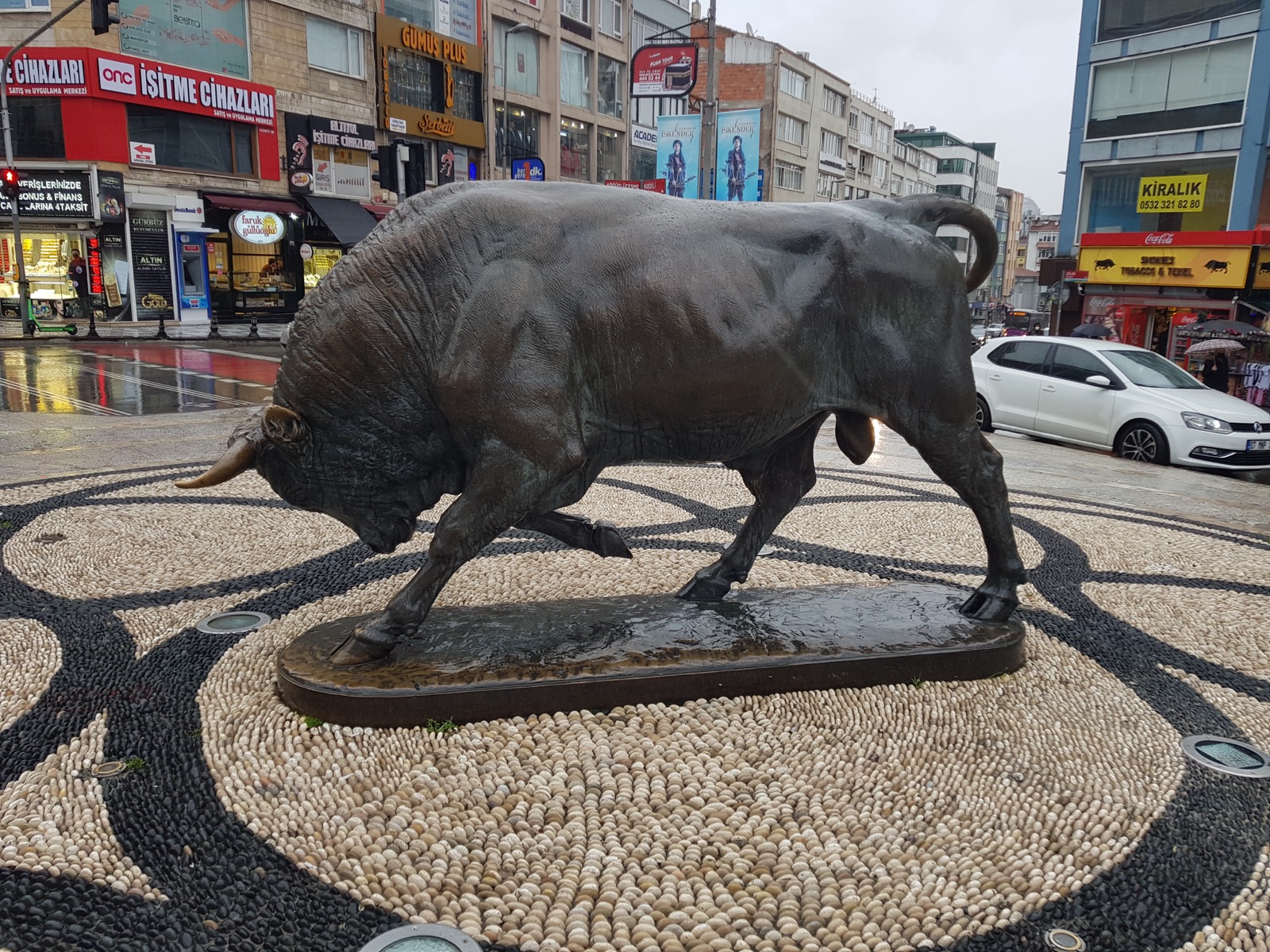 Kadıköy-Stier: Warum ein französischer Bulle zum Treffpunkt einer ganzen asiatischen Innenstadt wurde