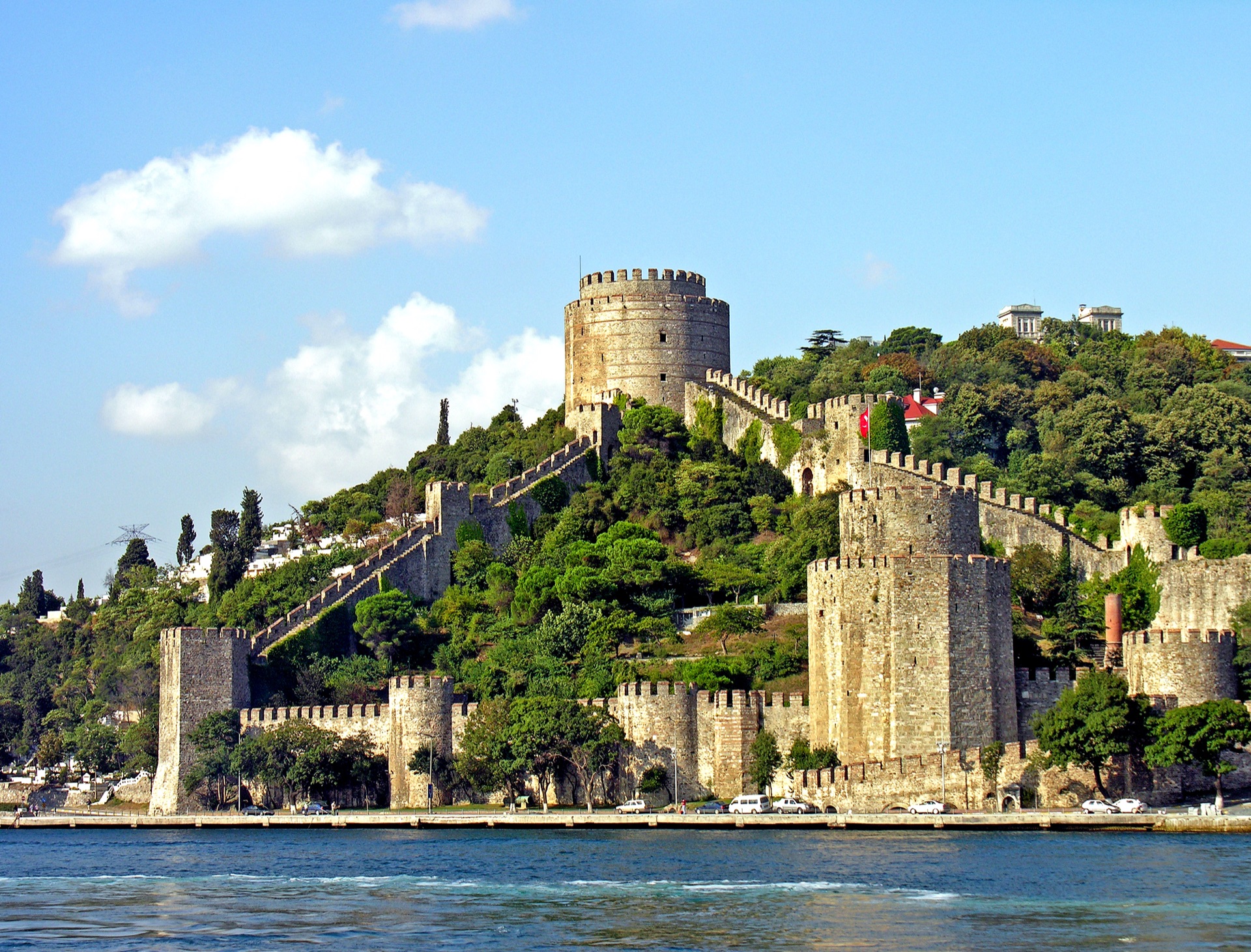 Rumeli Hisarı: Die Festung, mit der Mehmed II. den Bosporus abriegelte, bevor er Konstantinopel angriff