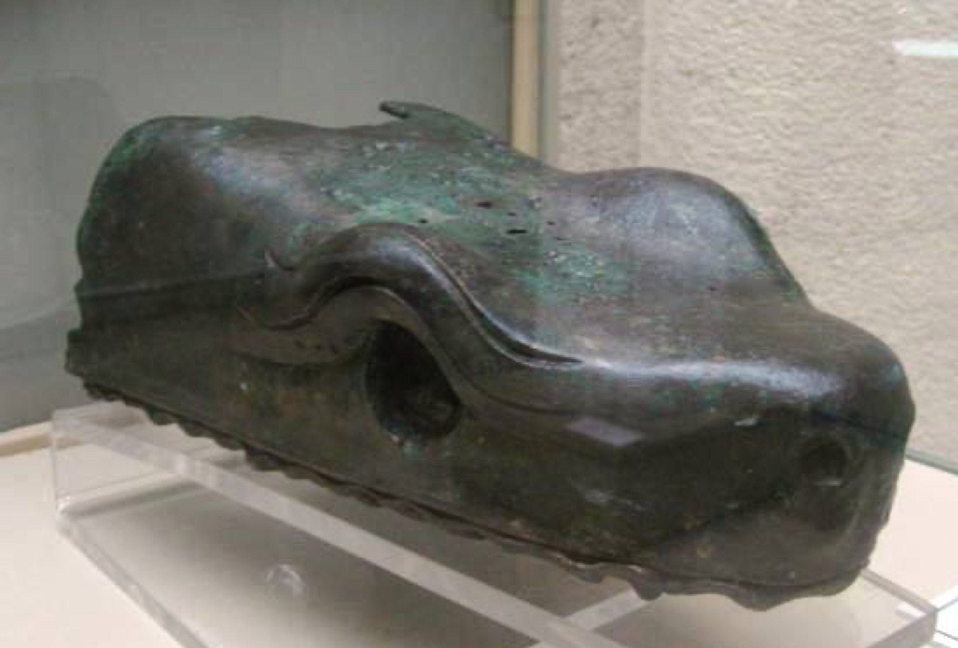 Schlangensäule: Aus erbeuteten Perserwaffen gegossen – und seit 2.500 Jahren ein politisches Symbol auf Reisen