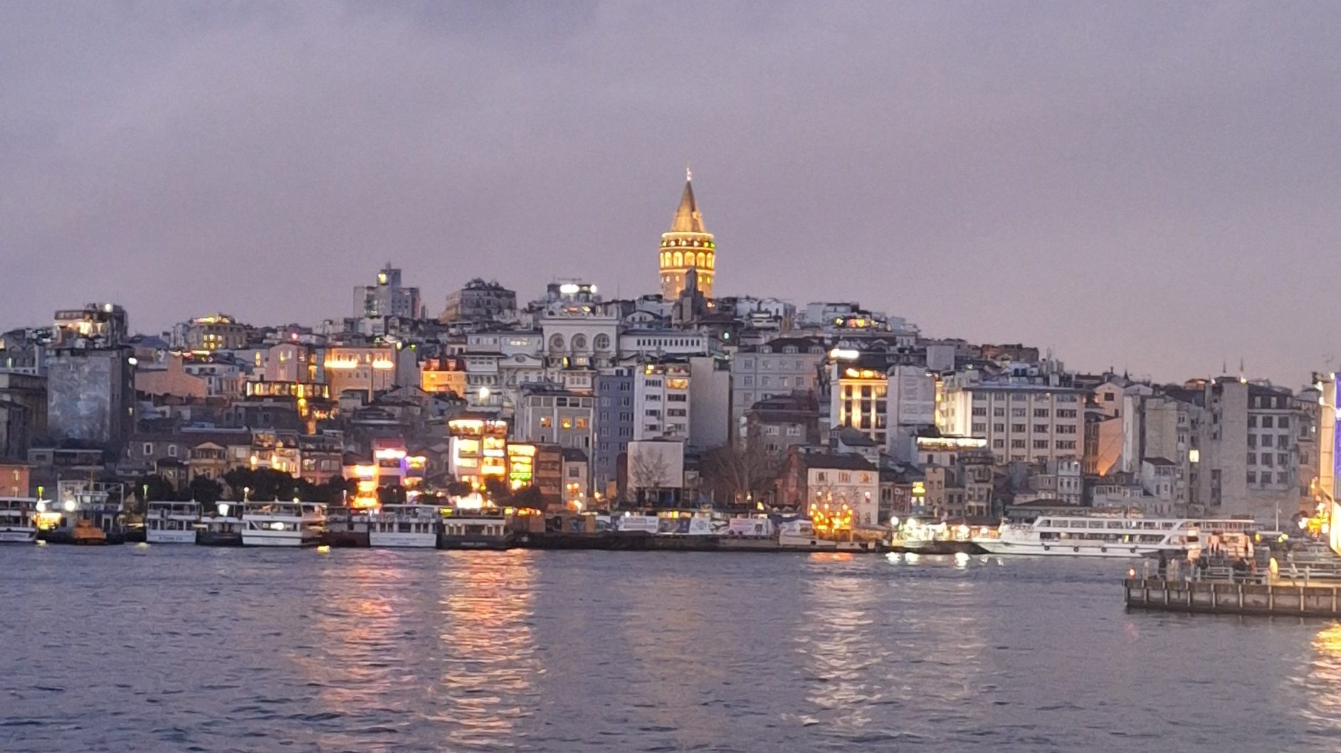 Goldenes Horn: Der natürliche Hafen, um den Kreuzfahrer, Kaiser und Mehmed II. kämpften